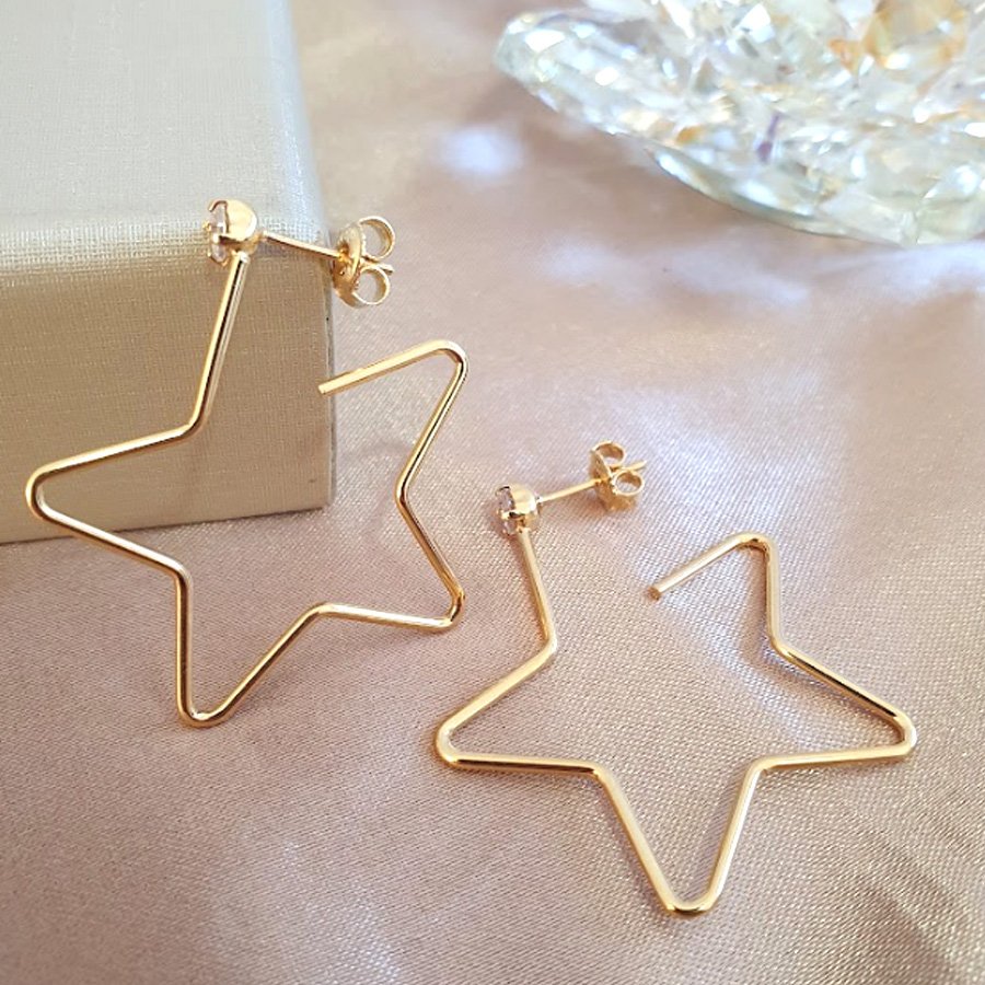 BRINCO ARGOLA GRANDE ESTRELA COM ZIRCÔNIA 3,8CM