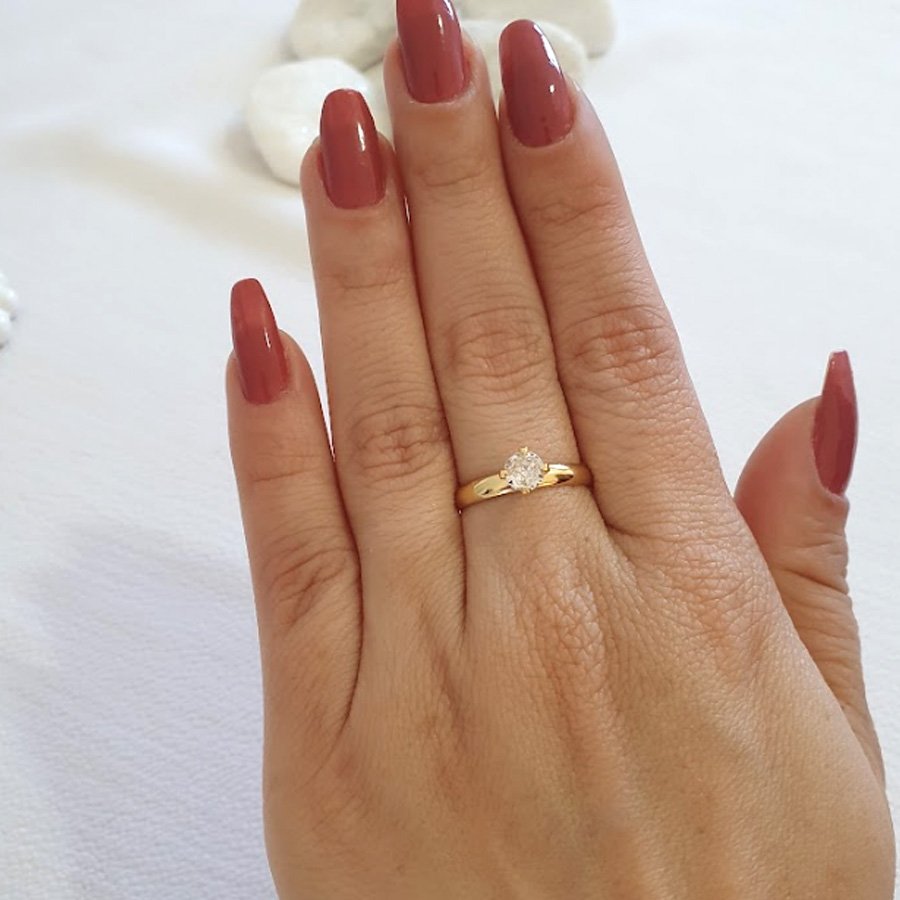 ANEL SOLITÁRIO LISO COM PEDRA DE ZIRCÔNIA