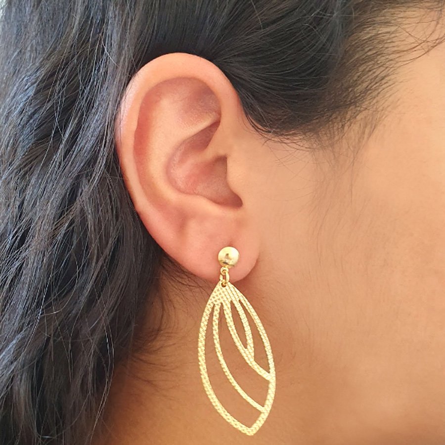 BRINCO GRANDE DUAS PEÇAS TRABALHADO VAZADO