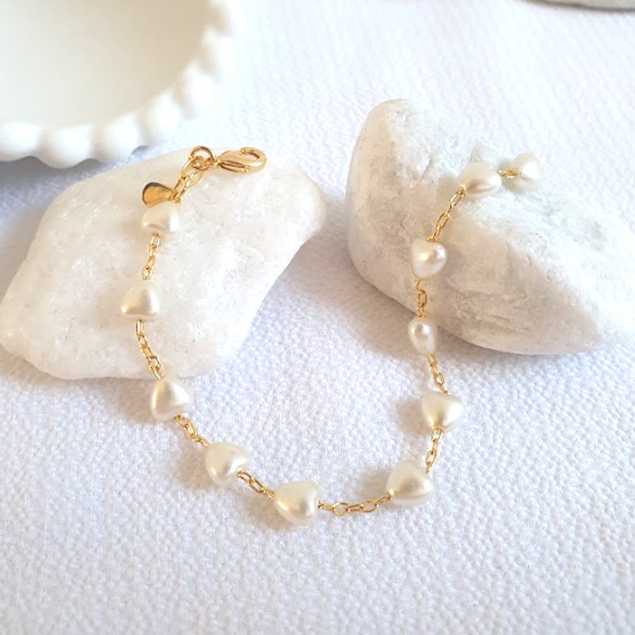 PULSEIRA FEMININA CORAÇÕES DE PÉROLA
