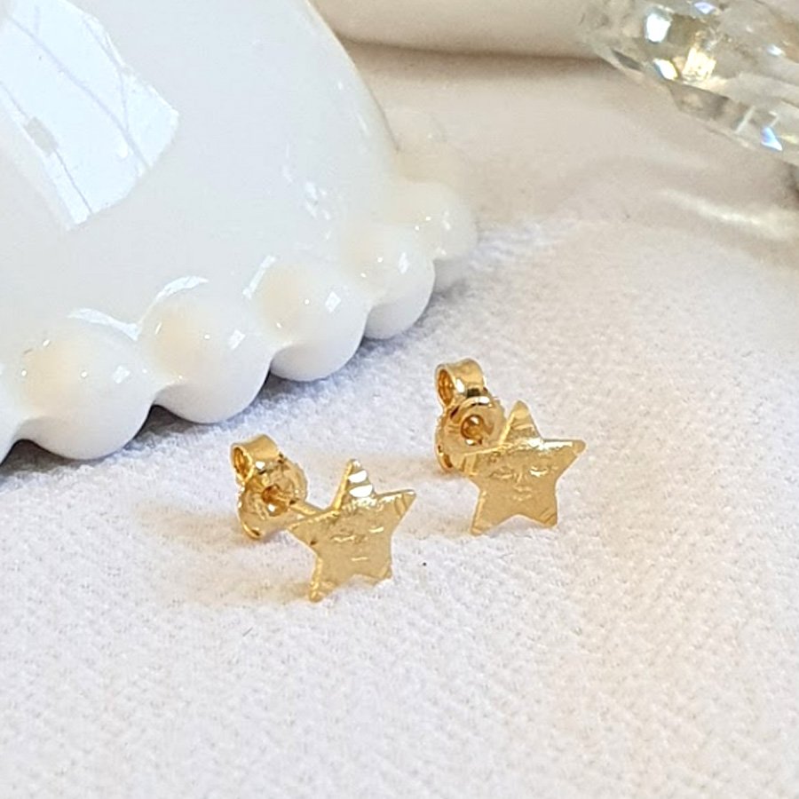BRINCO ESTRELA COM ROSTO DIAMANTADO 8MM