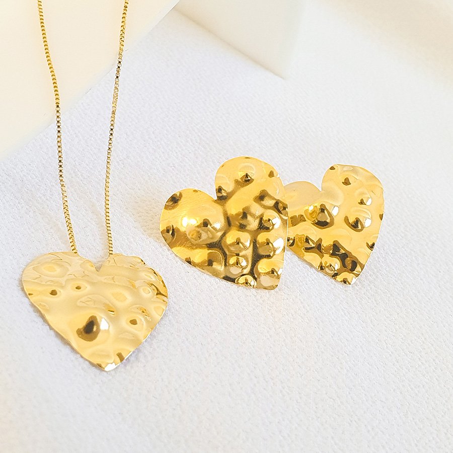 CONJUNTO CORAÇÃO COM BOLINHAS TRABALHADA