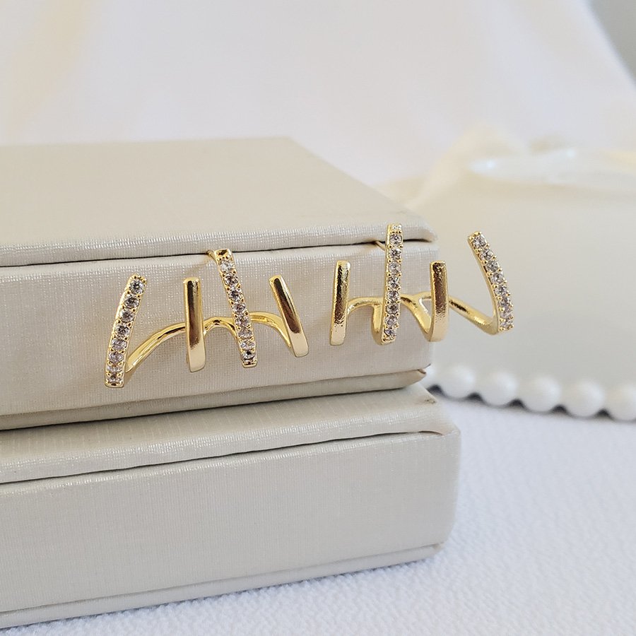 BRINCO PIERCING COM PEDRAS DE ZIRCÔNIAS MÉDIO