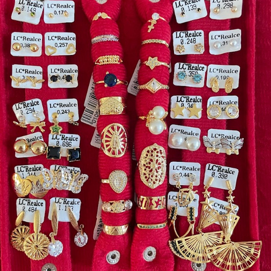 KIT SEMI JOIAS PARA REVENDA + MOSTRUÁRIO PEQUENO 70 PEÇAS