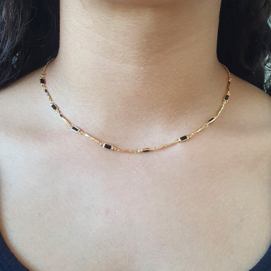 CORRENTE FEMININA CHOKER COM PEDRAS QUADRADAS