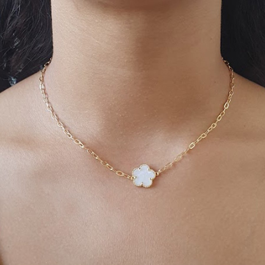 CORRENTE FEMININA ELOS OVAIS COM UMA FLOR