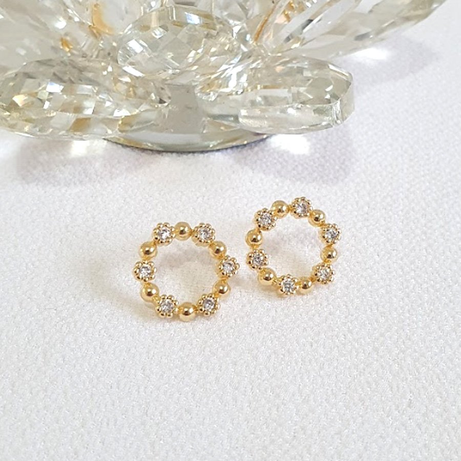BRINCO COM BOLINHAS LISAS E PEDRAS DE ZIRCÔNIAS - GRANDE