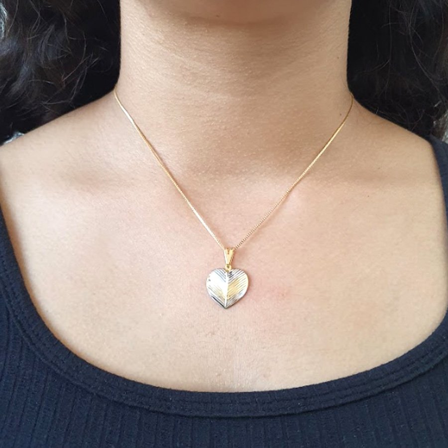 PINGENTE CORAÇÃO COM LISTRAS DIAMANTADAS