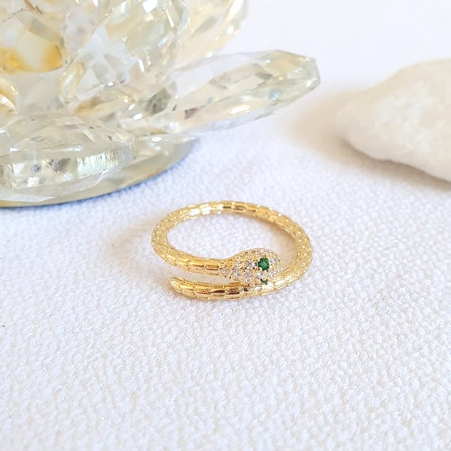 ANEL DE COBRA COM PEDRAS DE ZIRCÔNIAS