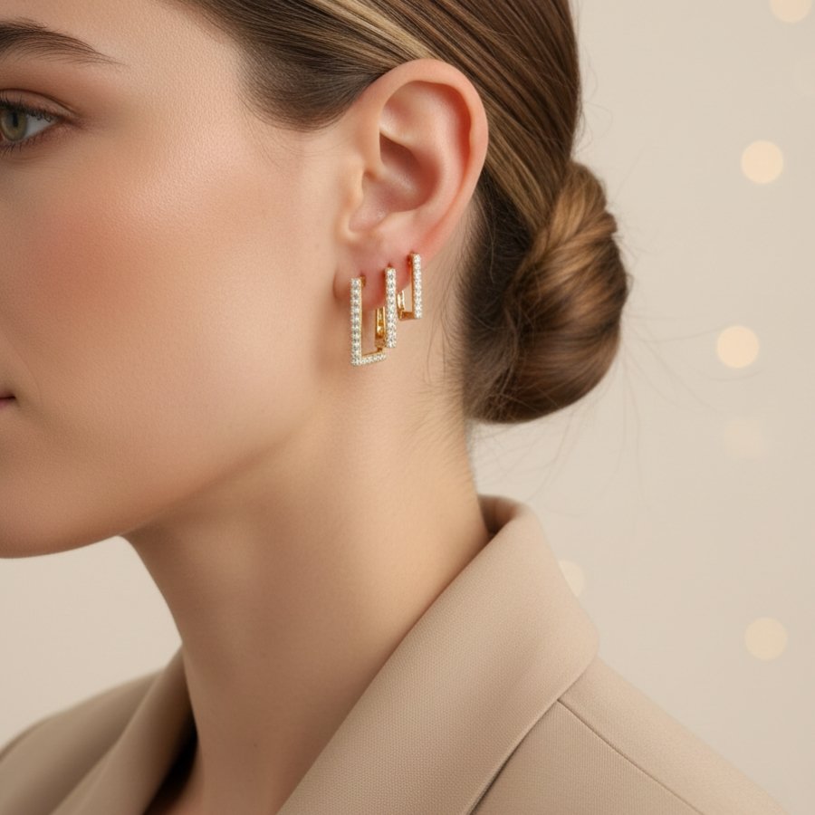 BRINCO DE ARGOLA FINA COM PEDRAS - TRIO