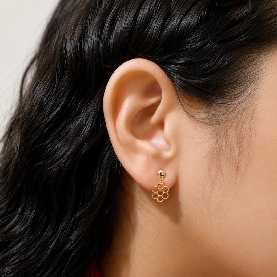 BRINCO DE FLOR LISA BANHADO A OURO 18K
