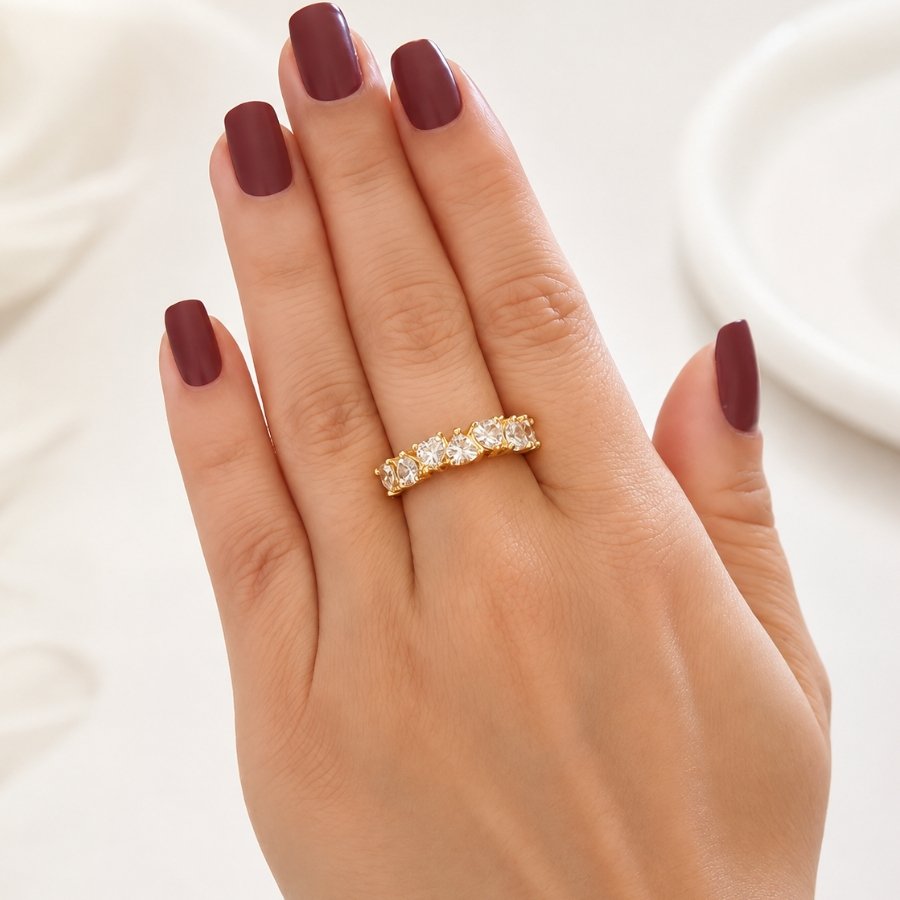 ANEL BANHADO A OURO 18K COM CORAÇÕES DE ZIRCÔNIAS