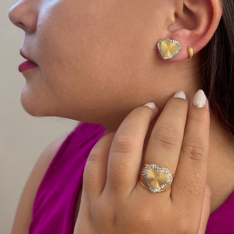 ANEL CORAÇÃO TRABALHADO DIAMANTADO EM VOLTA