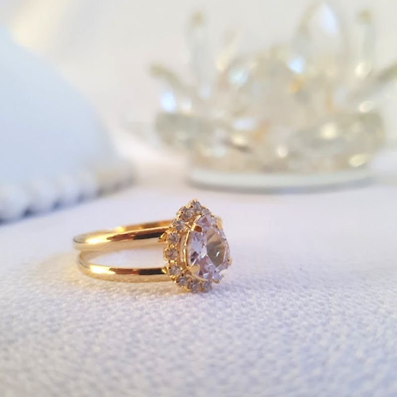 ANEL GOTA COM STRASS EM VOLTA