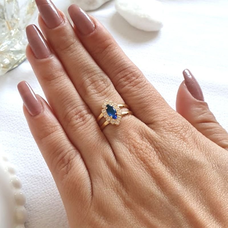 ANEL OVAL DOIS FIOS FINOS COM STRASS