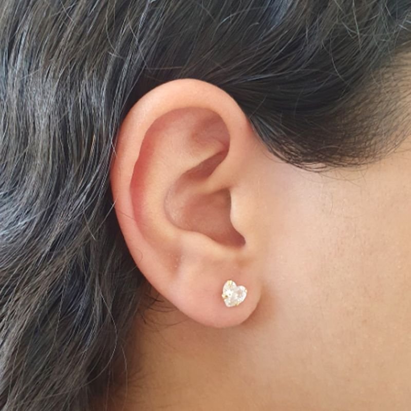 BRINCO CORAÇÃO DE ZIRCÔNIA COM QUATRO GARRINHAS