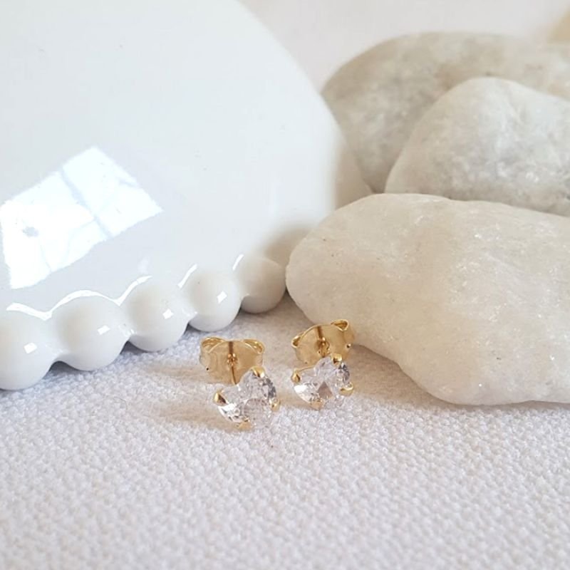 BRINCO CORAÇÃO DE ZIRCÔNIA COM QUATRO GARRINHAS