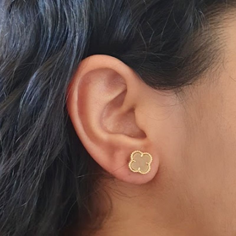 BRINCO TREVO DE MADREPÉROLA