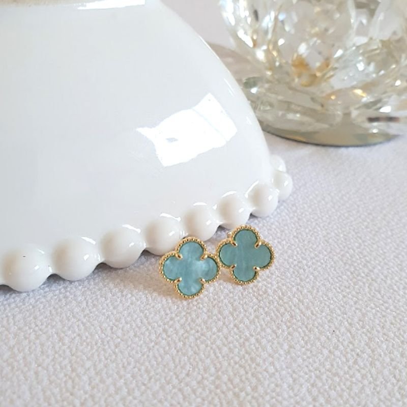 BRINCO TREVO DE MADREPÉROLA