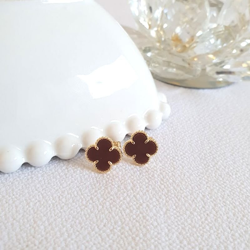 BRINCO TREVO DE MADREPÉROLA