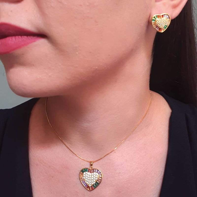 CONJUNTO CORAÇÃO COM ZIRCÔNIAS COLORIDAS EM VOLTA