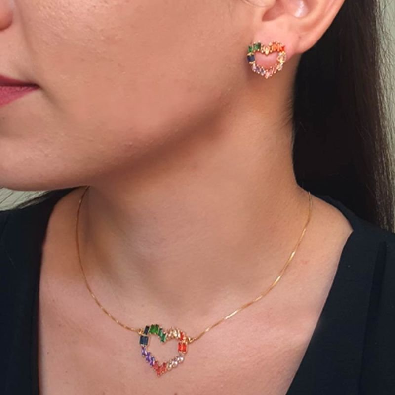 CONJUNTO DE CORAÇÃO COM ZIRCÔNIAS COLORIDAS