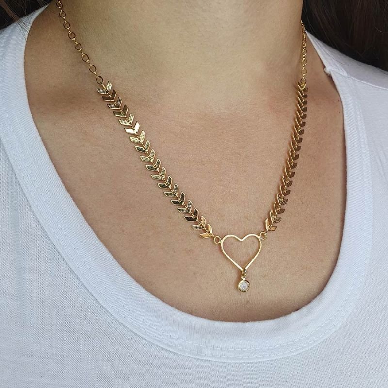 CORRENTE FEMININA MALHA DE FOLHAS COM CORAÇÃOE UM ZIRCÔNIA