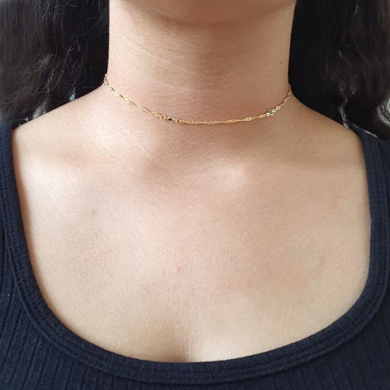 CORRENTE INFANTIL COM PEDRAS COLORIDAS E MALHA TORCIDA