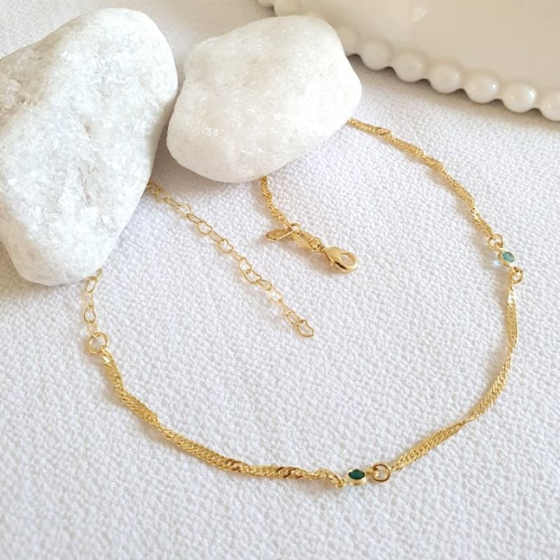 CORRENTE INFANTIL COM PEDRAS COLORIDAS E MALHA TORCIDA