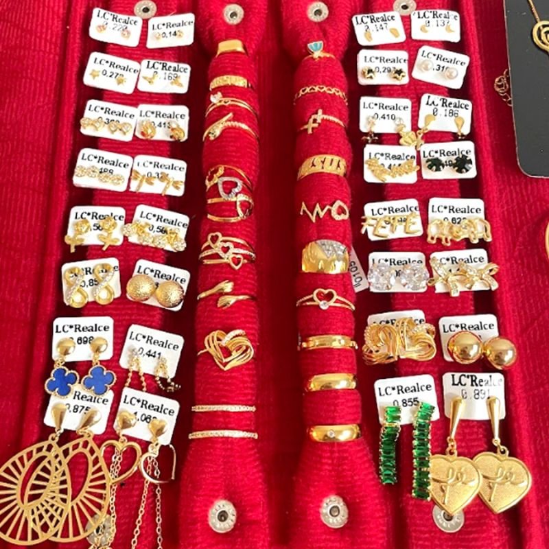 KIT SEMI JOIAS PARA REVENDA + MOSTRUÁRIO GRANDE 110 PEÇAS