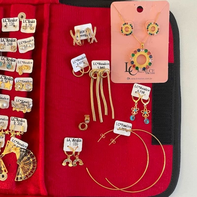 KIT SEMI JOIAS PARA REVENDA + MOSTRUÁRIO PEQUENO 60 PEÇAS