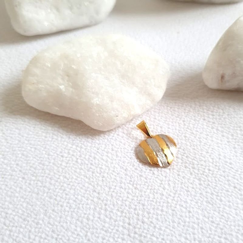 PINGENTE CORAÇÃO ESCRAVO DIAMANTADO COM RÓDIO