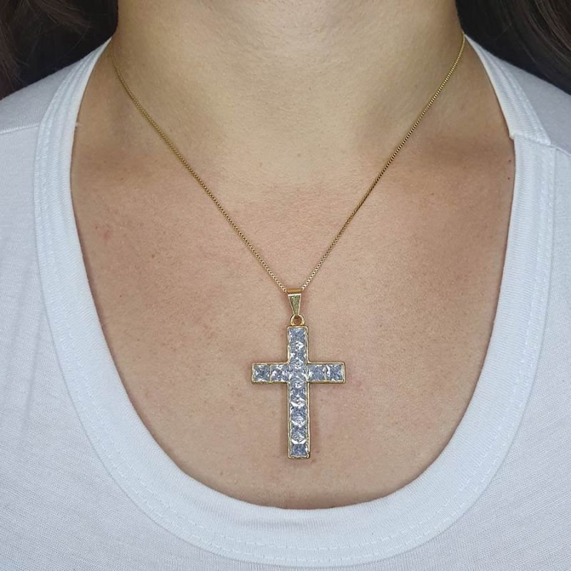 PINGENTE CRUZ COM QUADRADOS DE ZIRCÔNIA