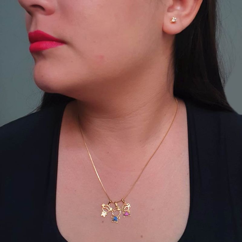 PINGENTE MENINA COM DEZ ZIRCÔNIAS