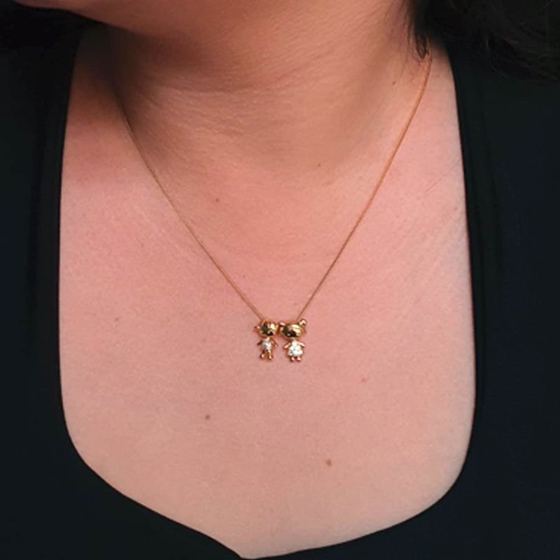 PINGENTE MENINA COM SEIS ZIRCÔNIAS