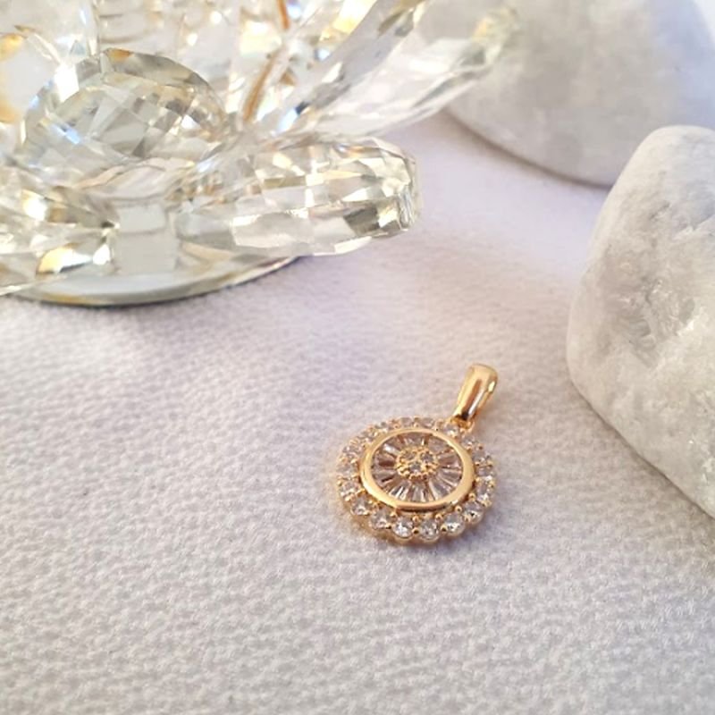 PINGENTE REDONDO PIZZA COM ZIRCÔNIAS