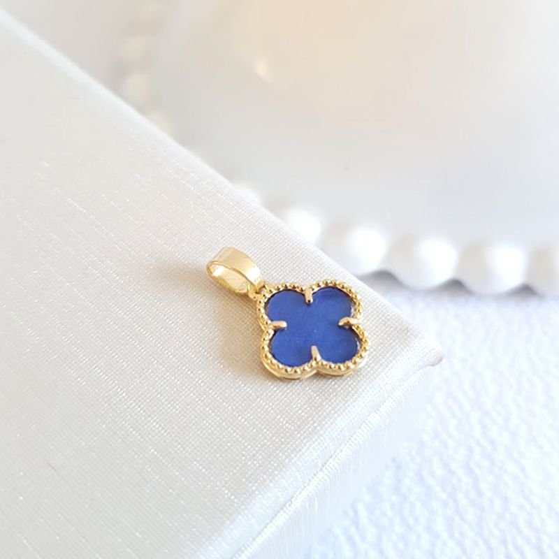 PINGENTE TREVO COM MADREPÉROLA