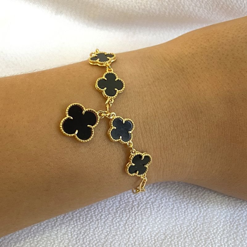 PULSEIRA FEMININA COM CINCO TREVOS