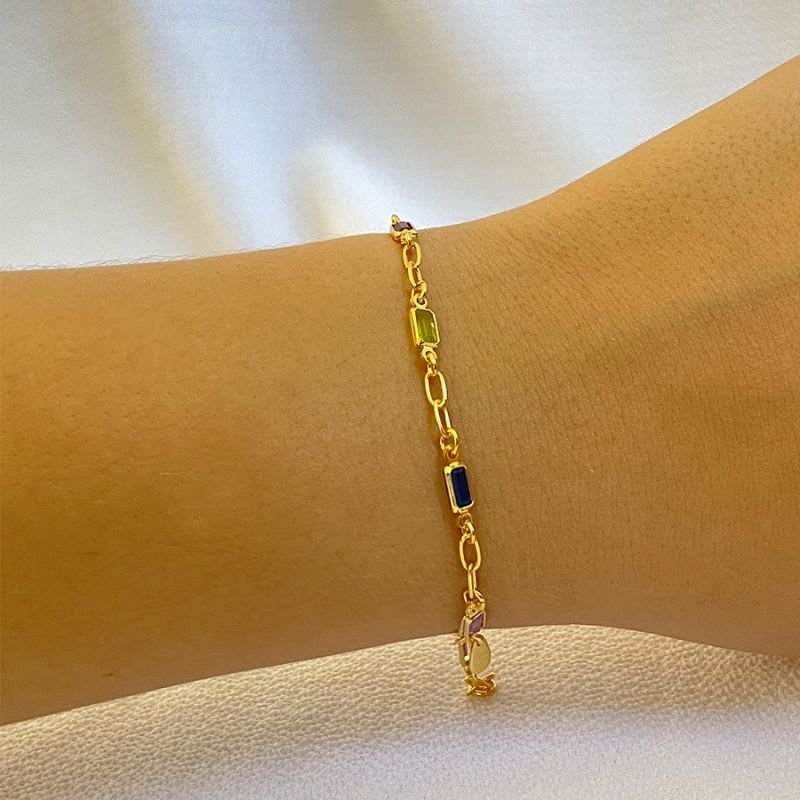 PULSEIRA FEMININA COM ELOS E ZIRCÔNIAS QUADRADA