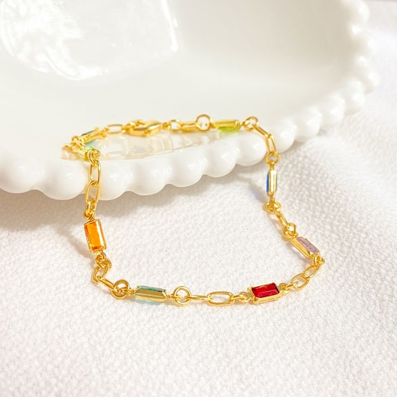 PULSEIRA FEMININA COM ELOS E ZIRCÔNIAS QUADRADA