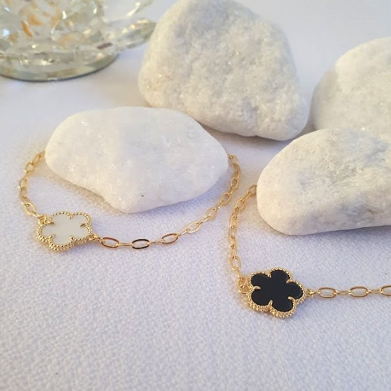 PULSEIRA FEMININA ELOS OVAIS COM UMA FLOR