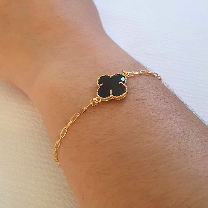 PULSEIRA FEMININA FINA COM UM TREVO