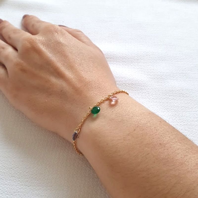 PULSEIRA INFANTIL COM TRÊS PEDRAS DE ZIRCÔNIAS