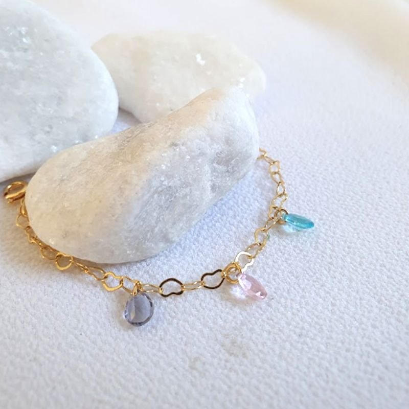 PULSEIRA INFANTIL MALHA DE CORAÇÃO COM TRÊS GOTAS